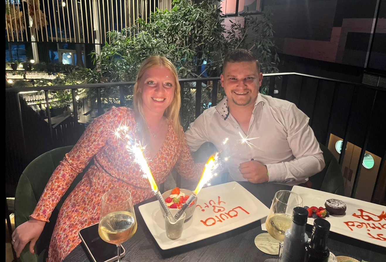 Yuri en Laura vieren hun huwelijk